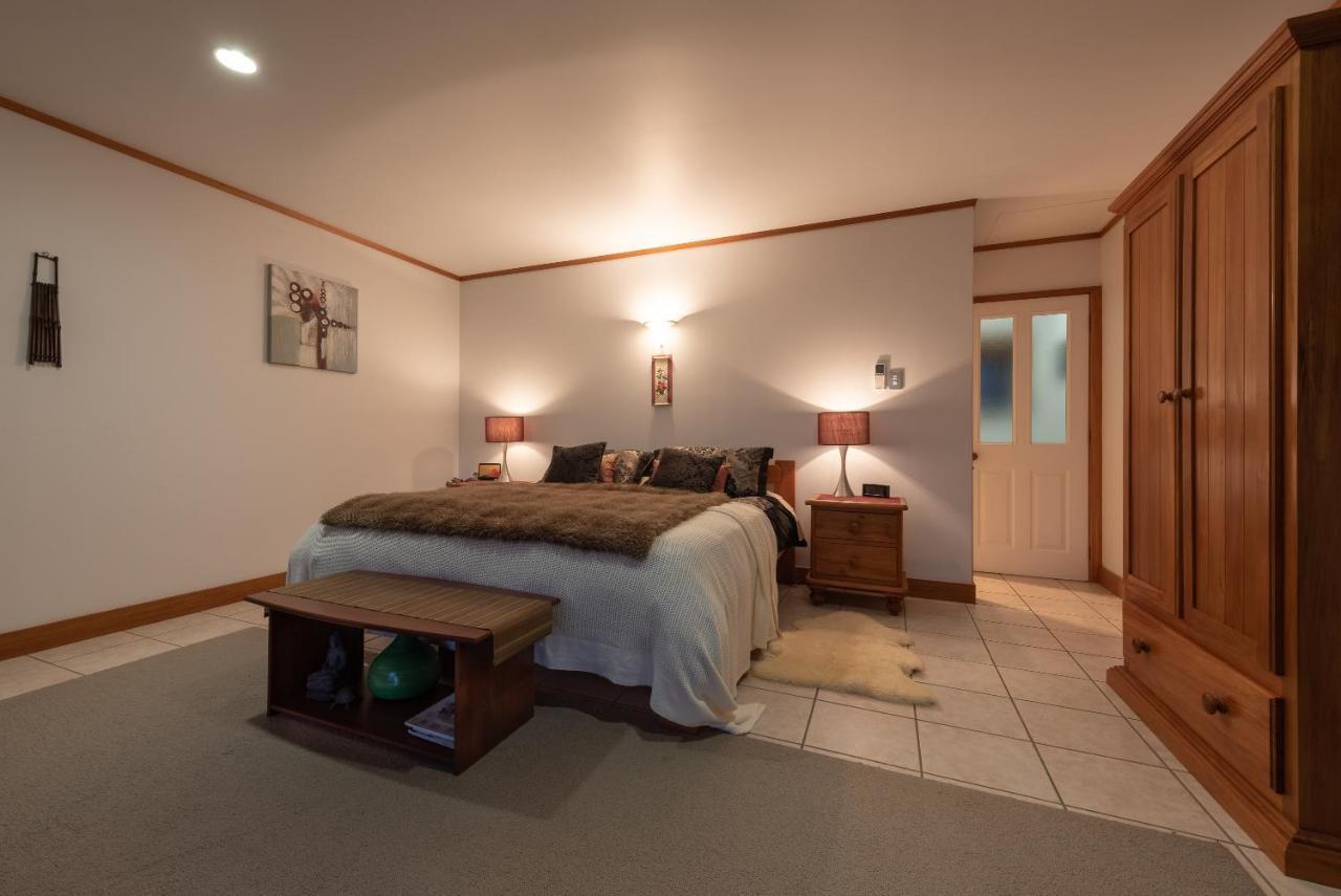 Puketotara Lodge เคริเคริ ภายนอก รูปภาพ